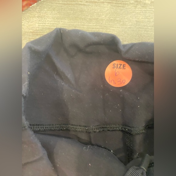 Lululemon Full-Length Yoga Pants High-Rise Waistband Two Front pockets Black W 6 - Picture 5 of 6